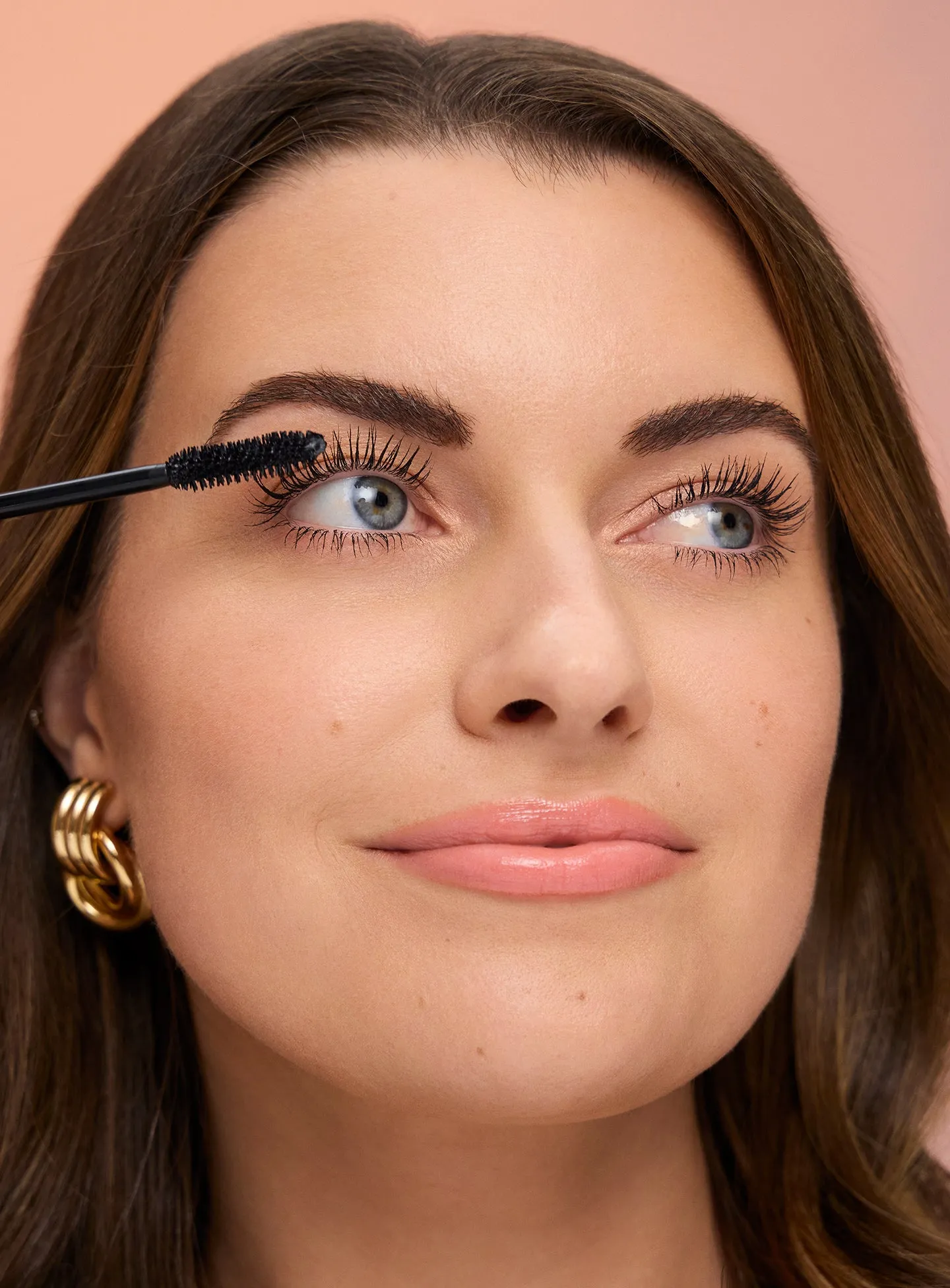 CAMPAIGN-APPLICATION-CAITLIN-PERFECT-STROKES-MASCARA.webp