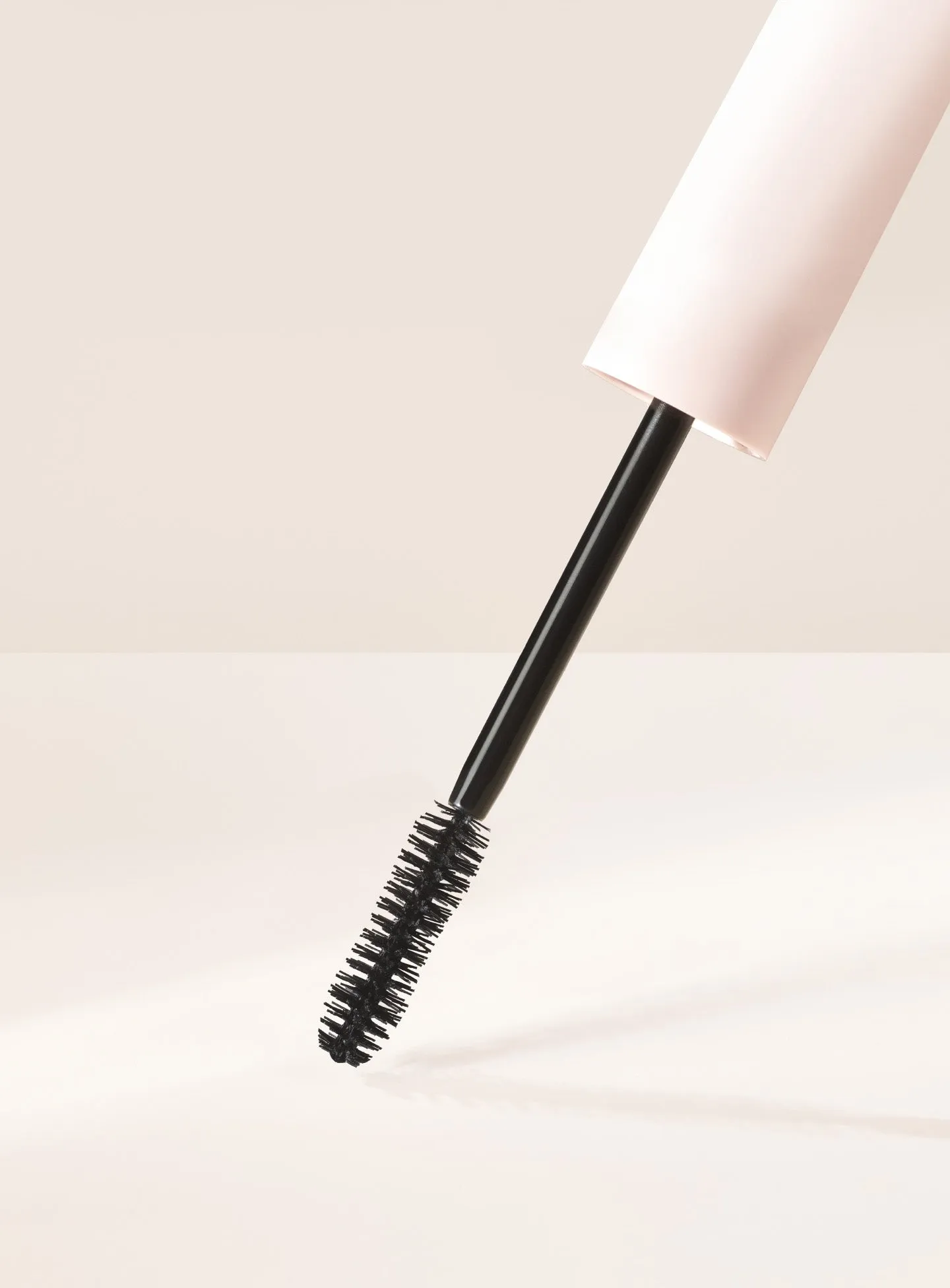 Mascara-Spooly-Detail-Alt-SKU.webp