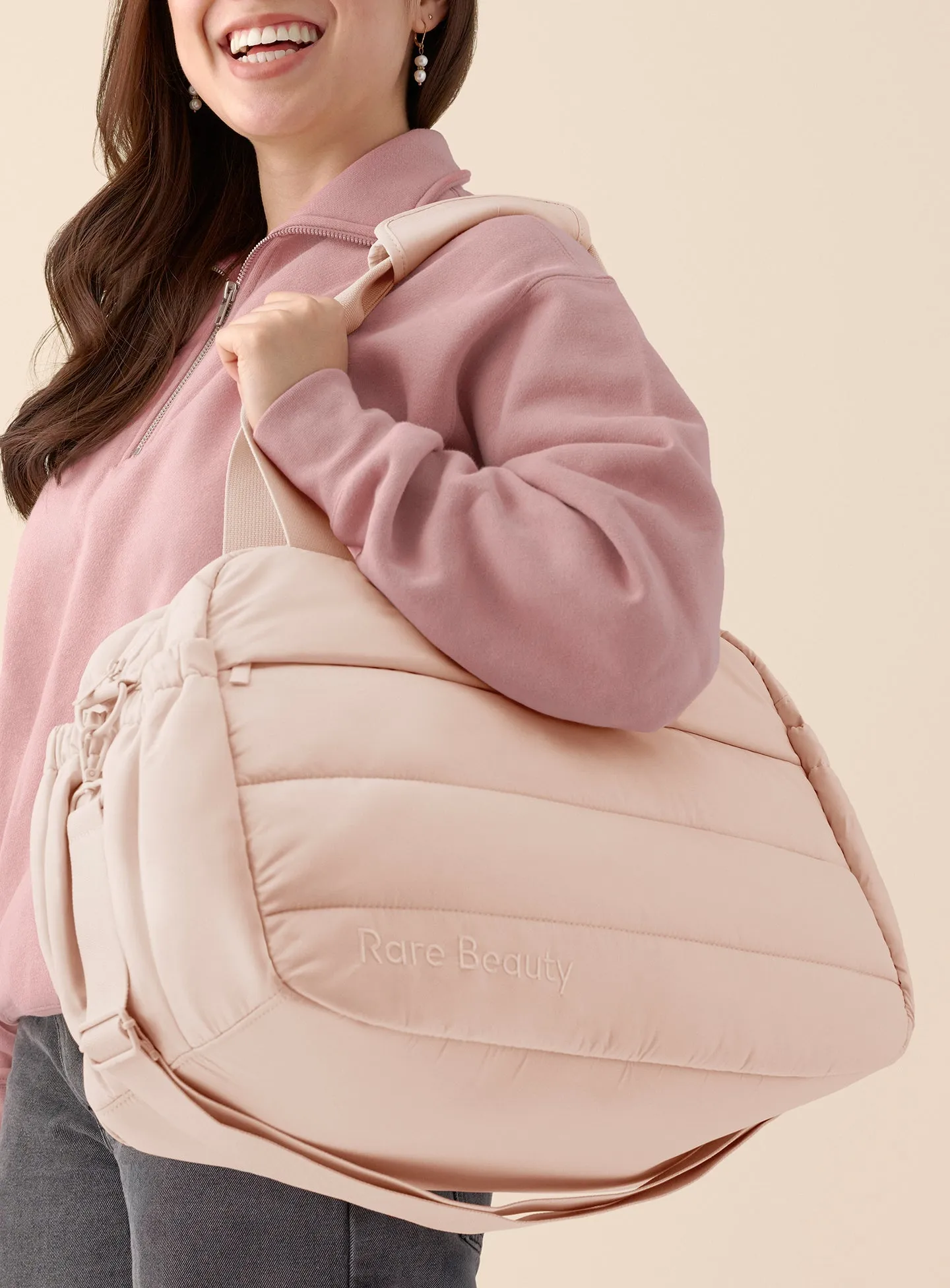 ON-FIGURE-PUFFY-CARRYALL-TOTE-PEACH-02.webp