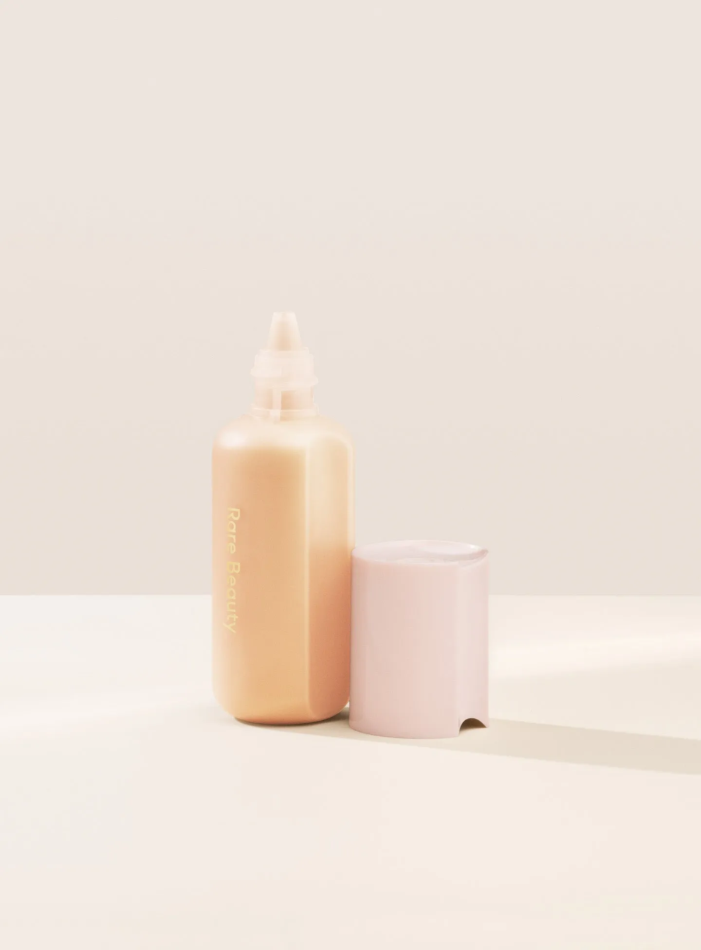 Tinted-Moisturizer-Open-20w-SKU.webp