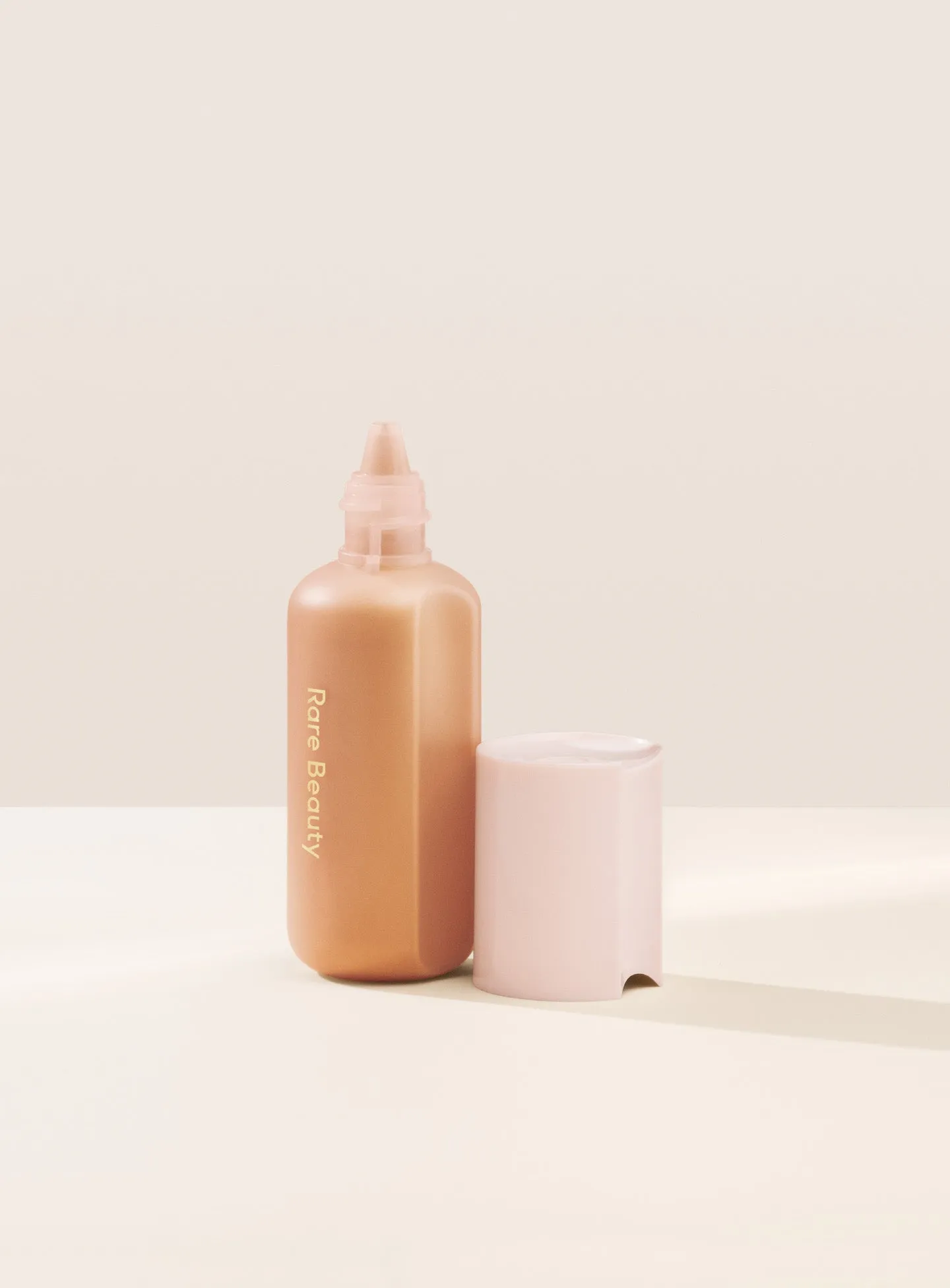 Tinted-Moisturizer-Open-32n-SKU.webp