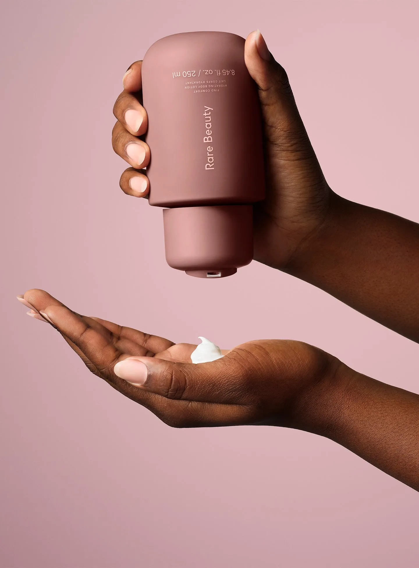 find-comfort-body-lotion-on-figure-02-1440x1952-2.webp